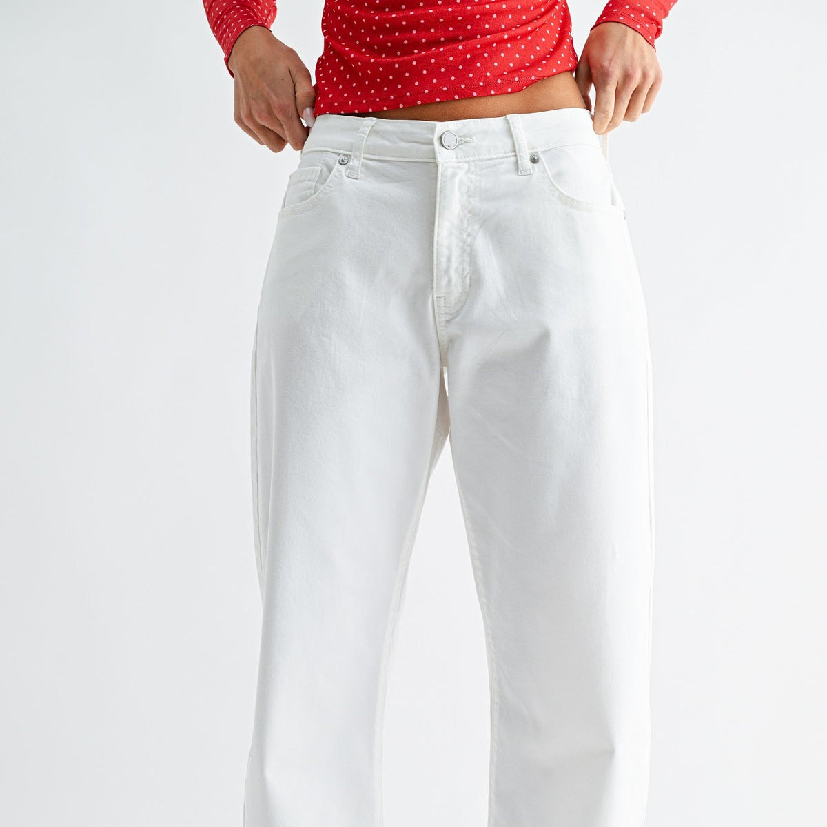 White barrel leg twill trousers, waistband and five-pocket front