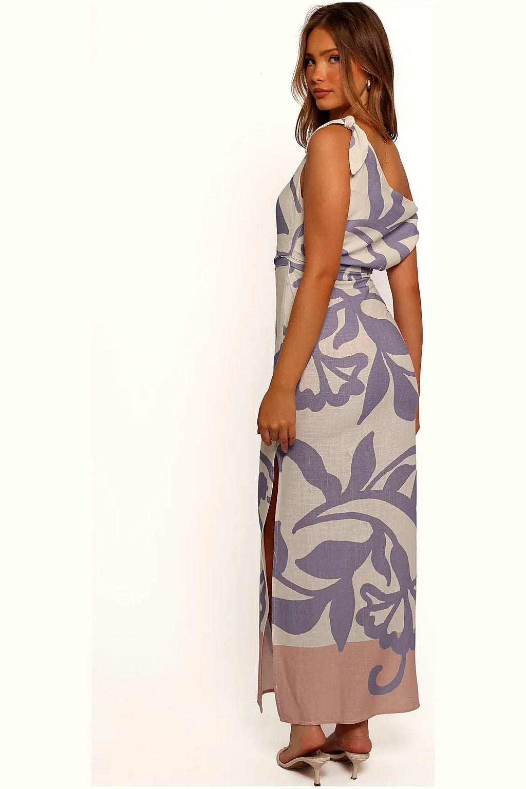 Floral print and one-shoulder neckline detail on the white midi dress