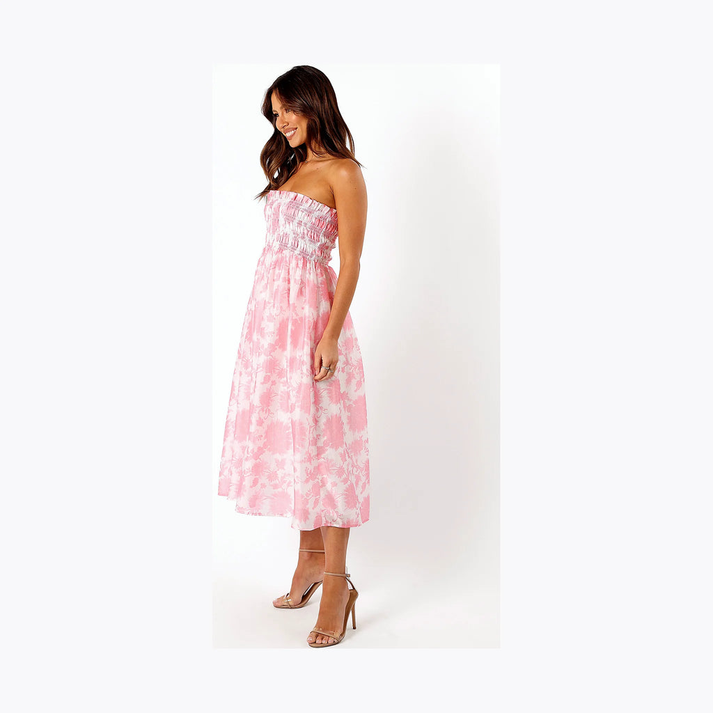 Strapless dress with a straight neckline and drop tier skirt