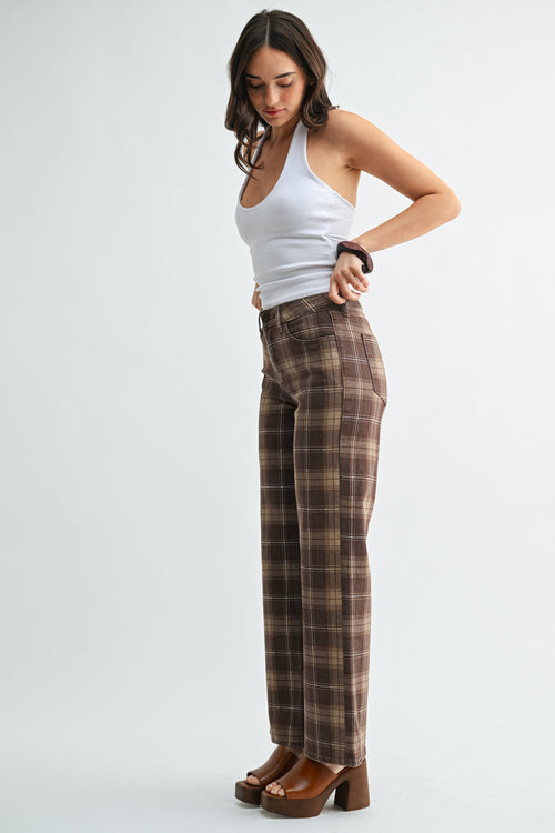 Supportive high rise waist on a white stretch jean