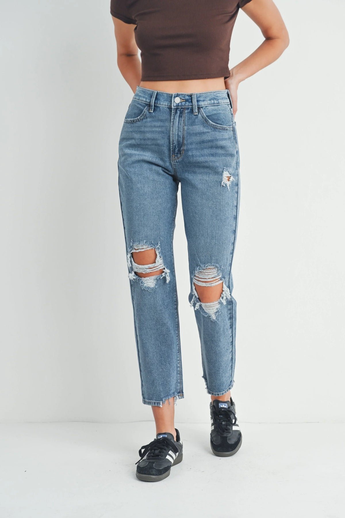 Rigid structured 100% cotton denim