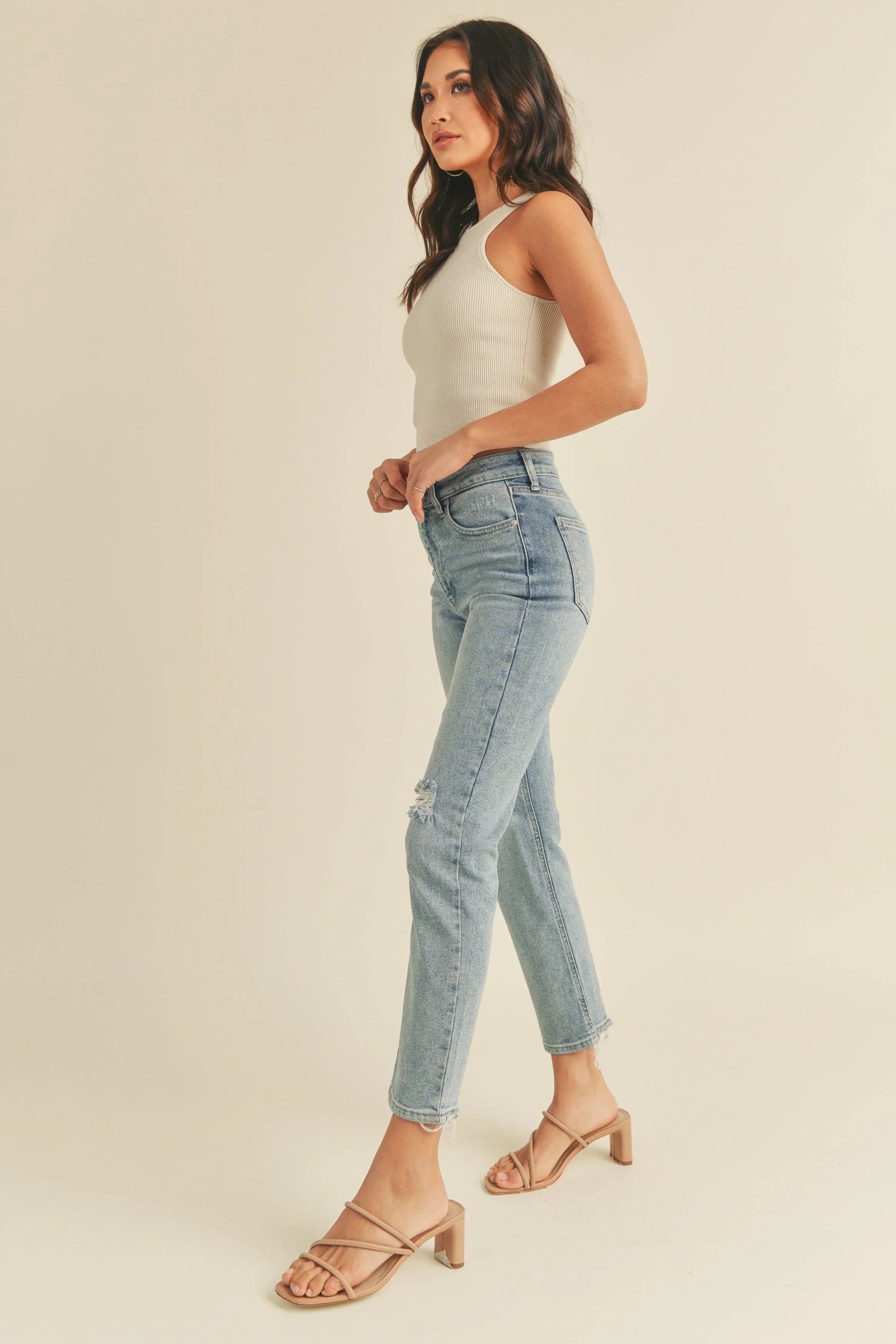 Cropped hem sitting above the ankle