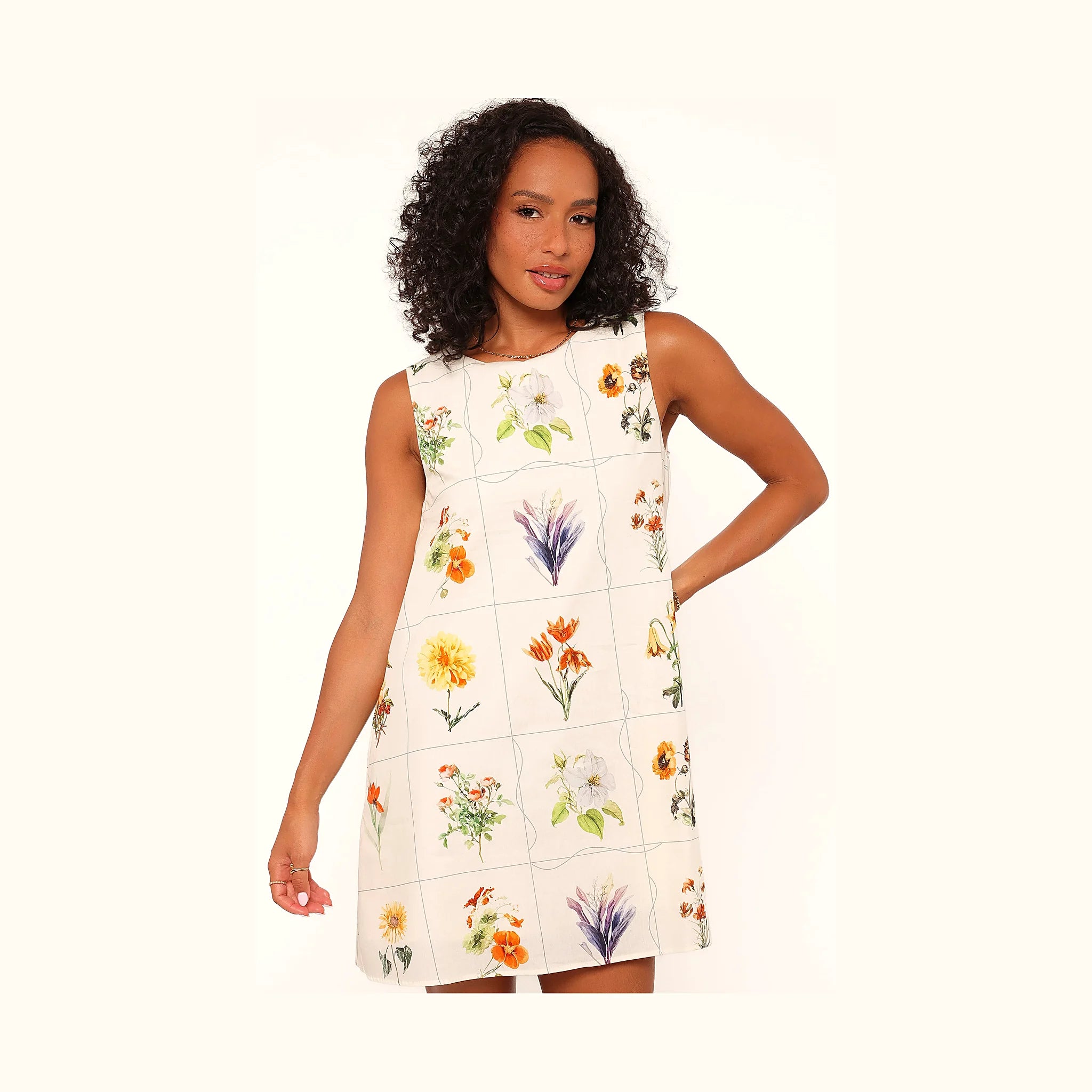 Short dress with flowers in several colours