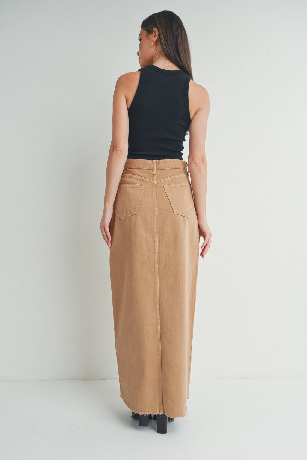 Non-stretch 100% cotton denim holding a structured shape