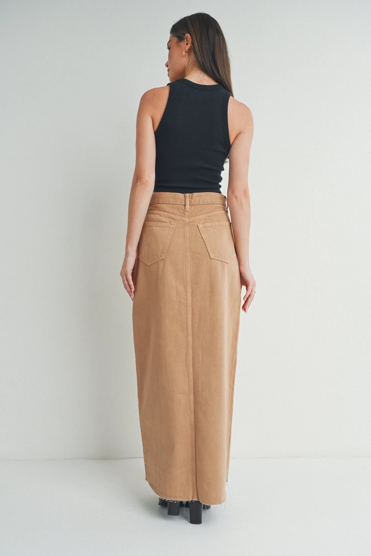 Non-stretch 100% cotton denim holding a structured shape