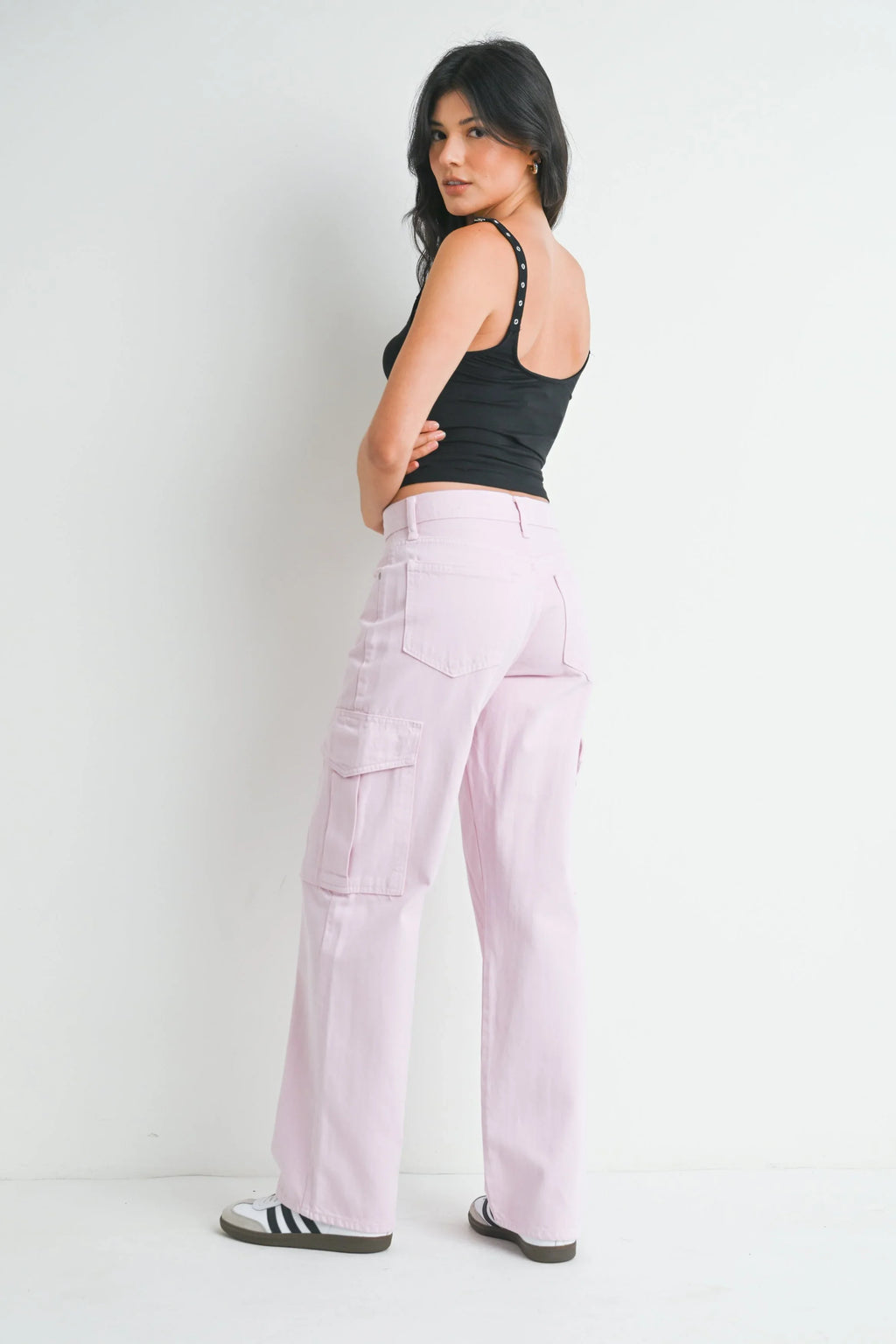 High rise waist on a rigid non-stretch denim