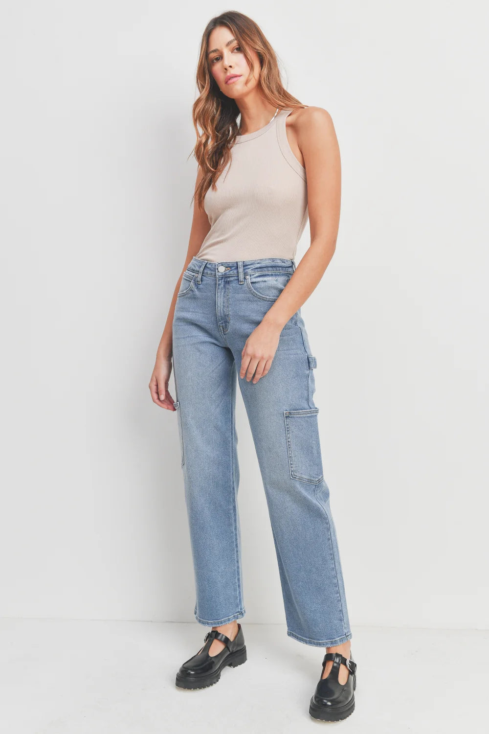 Cargo pocket detailing on the leg of a wide-leg jean