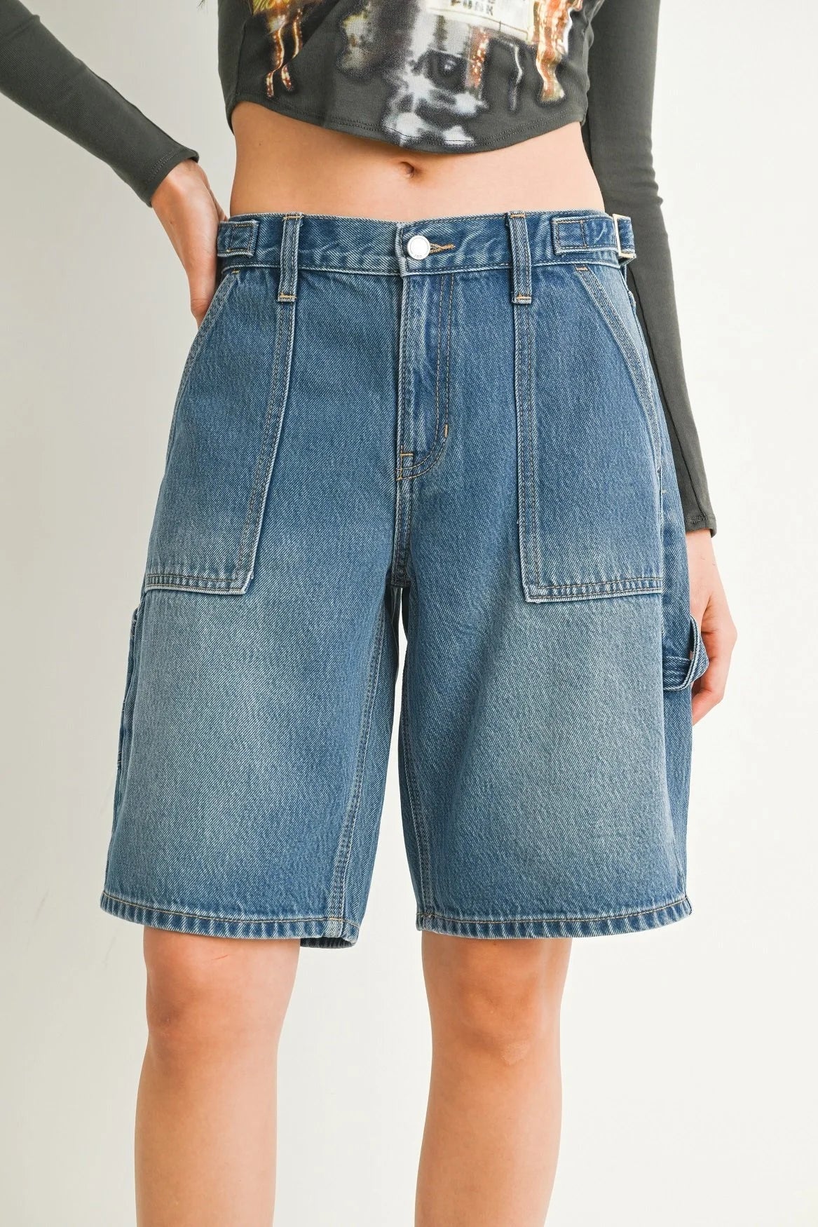 Low rise waistband on a lyocell and cotton denim short
