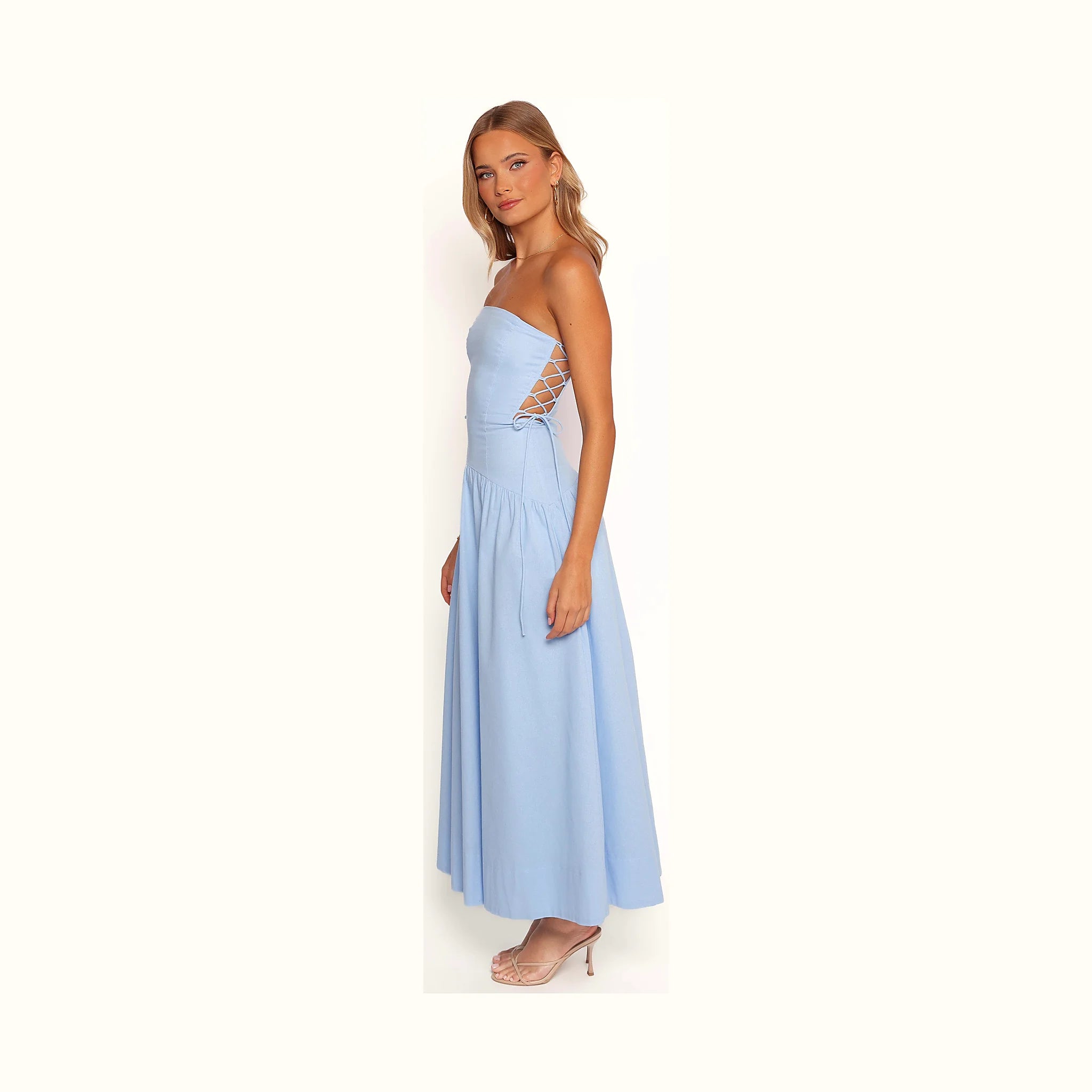 Strapless blue dress with a flowing skirt