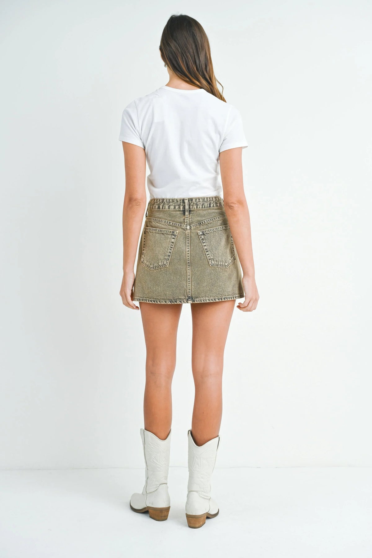 Lightweight yet structured 100% cotton holding its shape