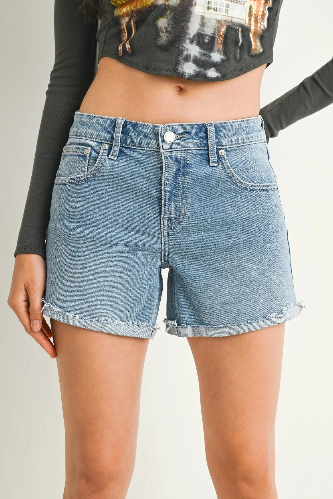 Soft structured denim holding shape through wear