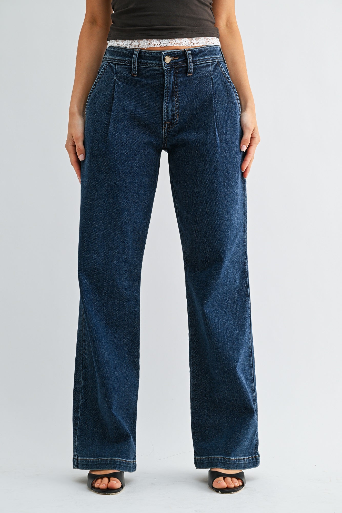 Structured cotton blend denim in a relaxed straight cut