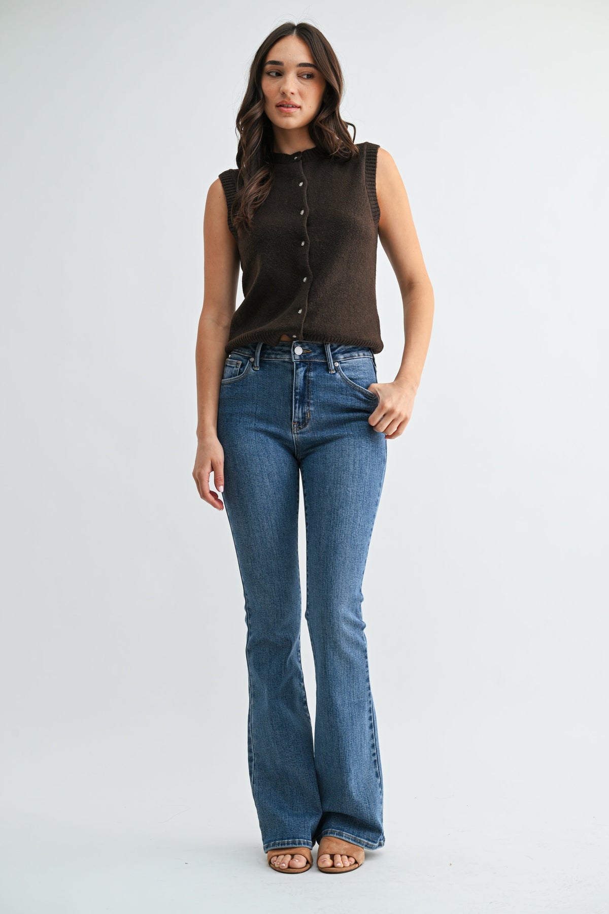 Skinny fit contouring through the waist, hip and thigh
