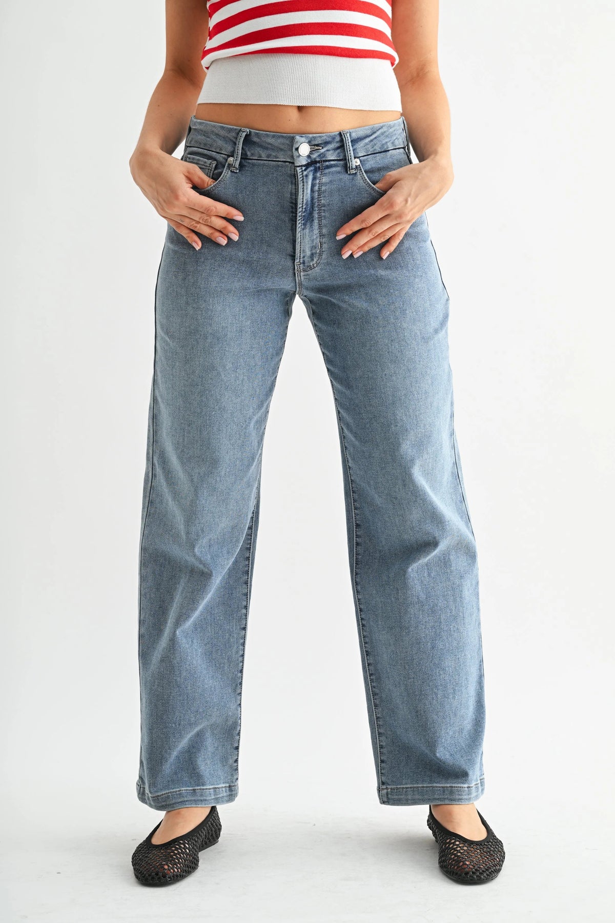 Full-length slim wide-leg jean in a cotton blend denim