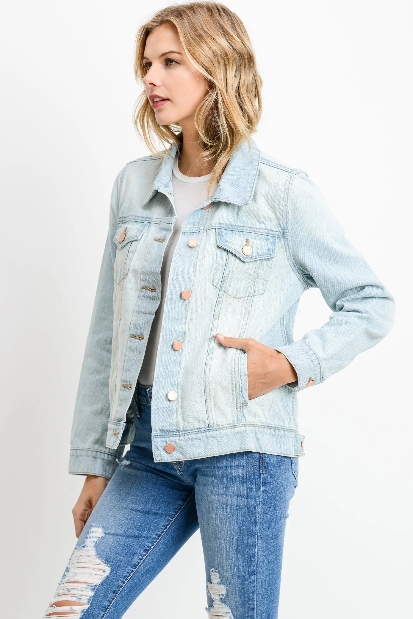 Soft washed finish giving a worn-in denim feel