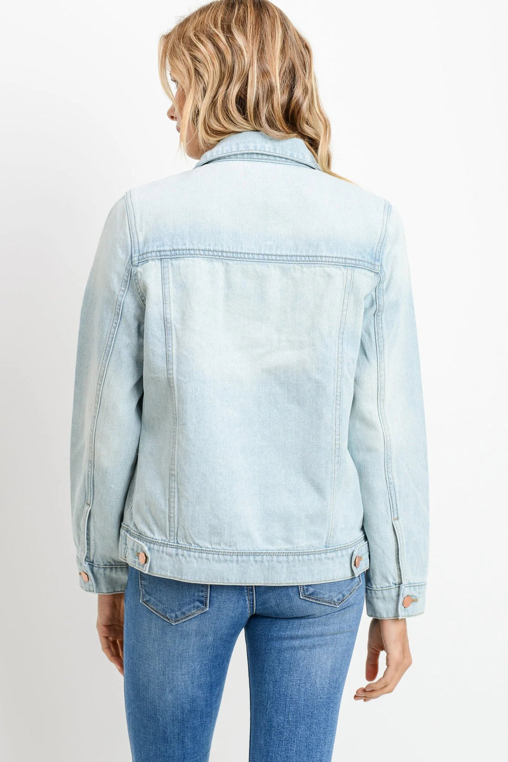 Rigid 100% cotton denim holding the shoulder shape