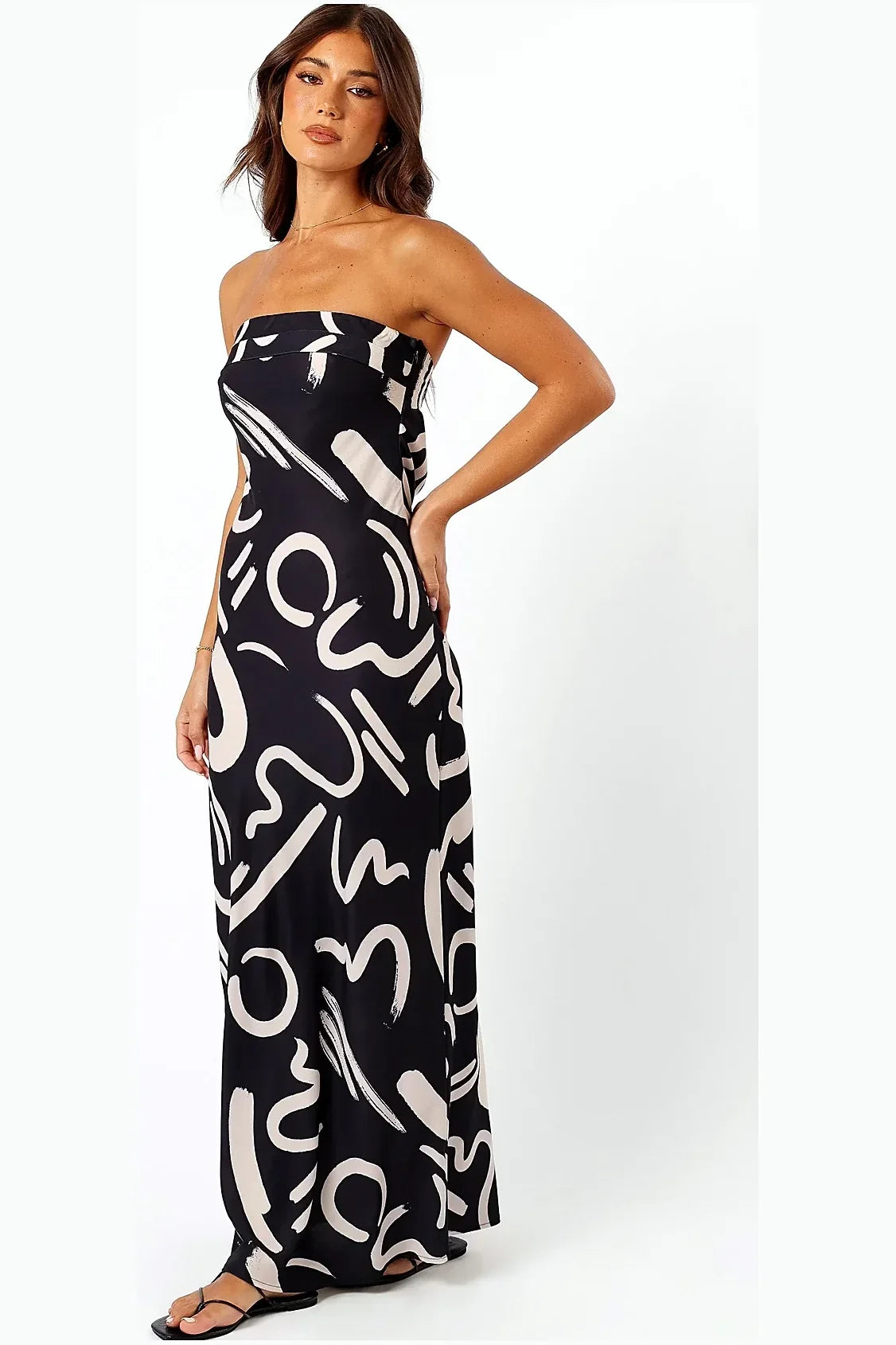 Abstract print detail on the strapless maxi dress