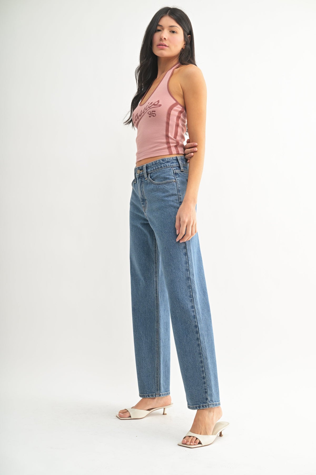 High rise waist sitting at the natural waistline