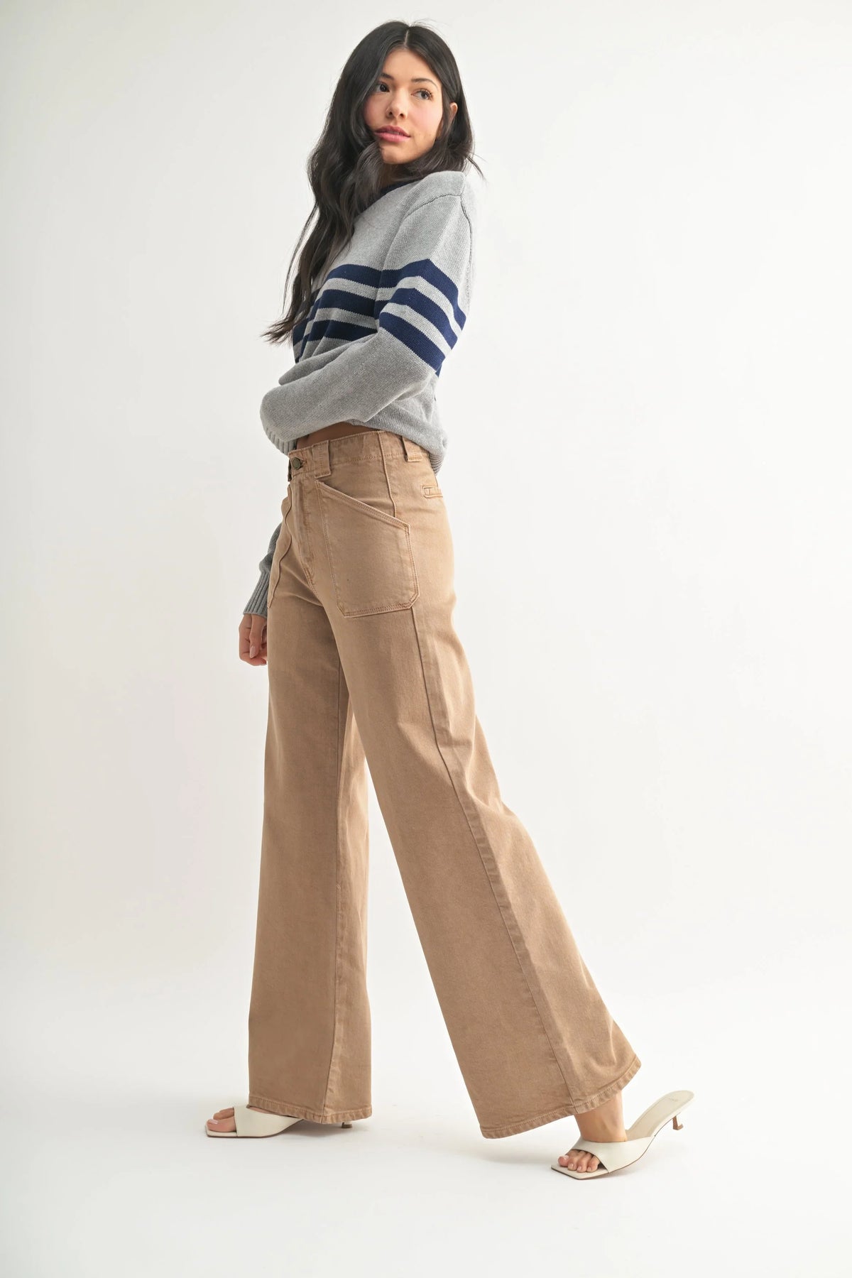 Patch Pocket Wide Leg Jean