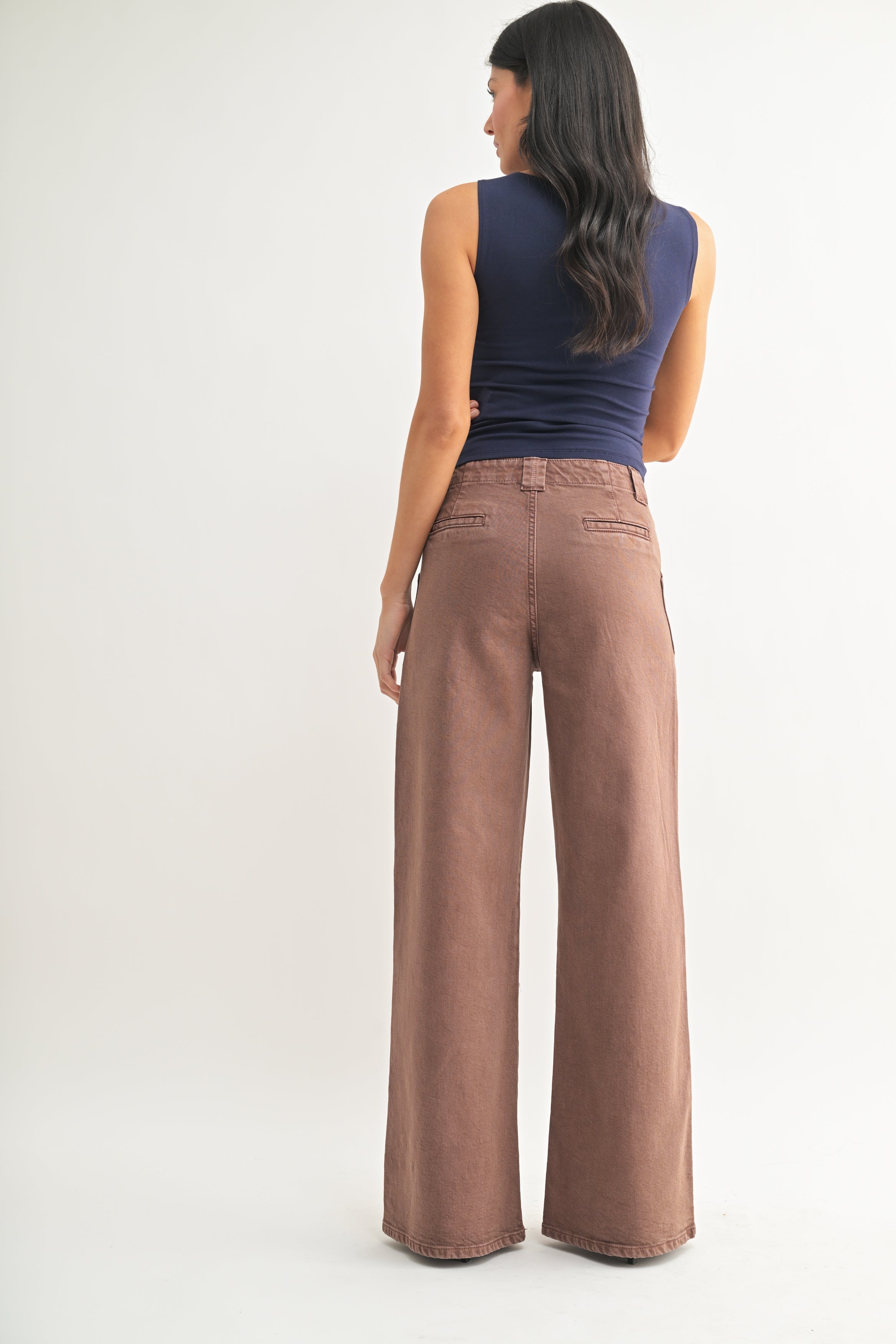Smooth breathable denim blend in a wide-leg cut